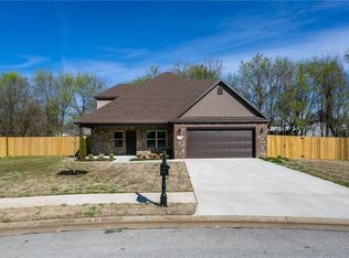 345 Baker St, Pea Ridge, AR 72751