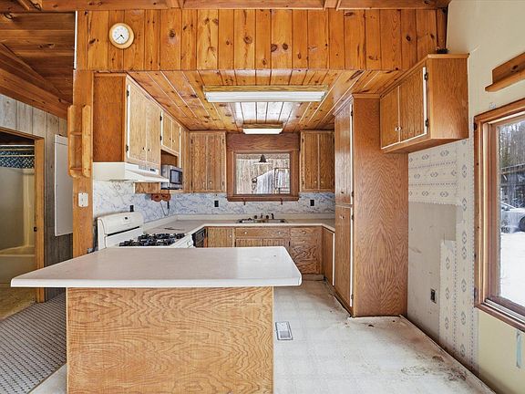 3rd image of 59404 Herron Rd