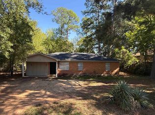 606 Rockwood Ln, Longview, TX 75604