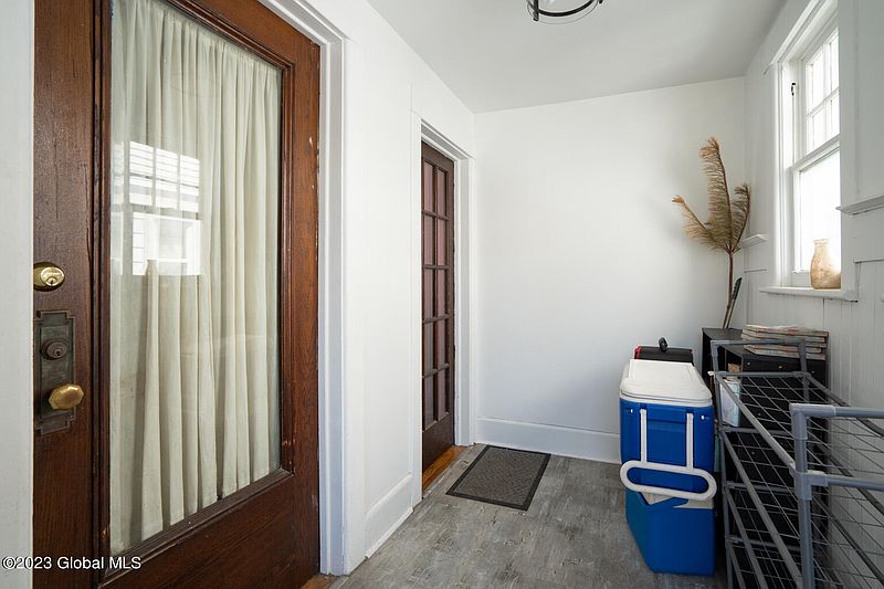 4th image of 688 Myrtle Avenue