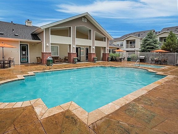 2nd image of 4325 Fountain Springs Grv #2-211