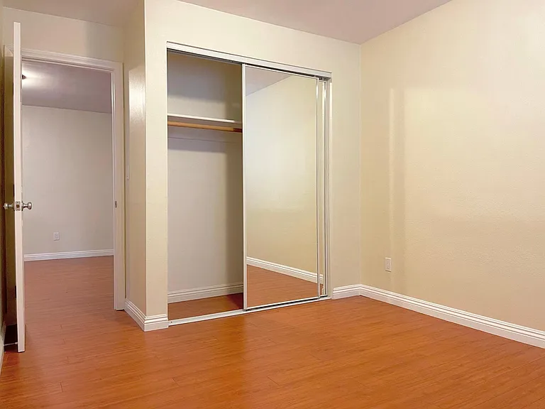 1131 Rose Ave — Photo 10