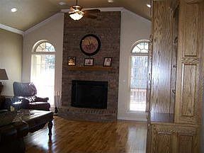 5th image of 137 Water Oak Cir