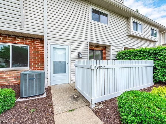 2nd image of 4302 Hyde Park Unit 5