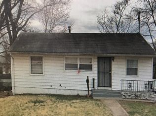 330 Caithness Rd, Saint Louis, MO 63137