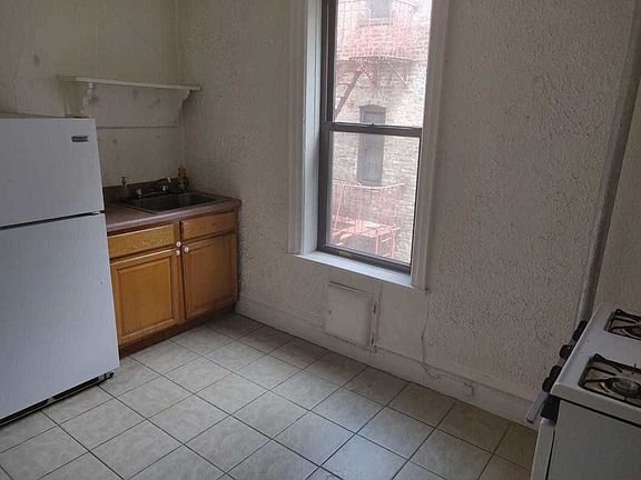 5th image of 1110 Carroll St #17