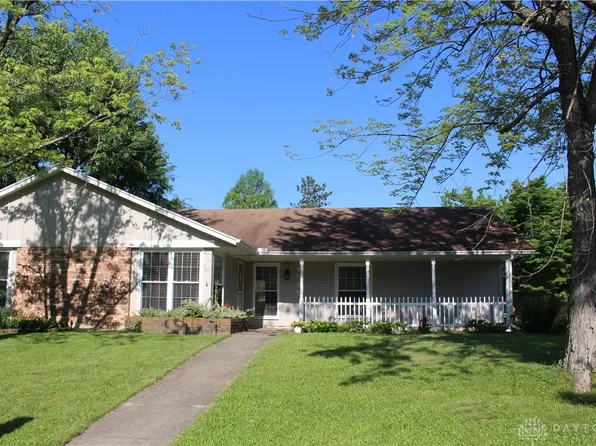 4589 Falcon Cir, Dayton, OH 45424