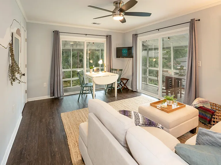 2243 Guerry Ave #B — Photo 3