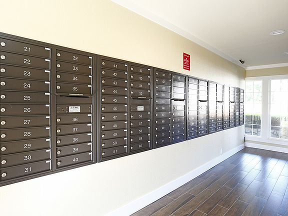 4th image of 1220 Monument Blvd #B07