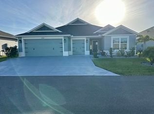 6724 Hardrick Pl, Okahumpka, FL 34762