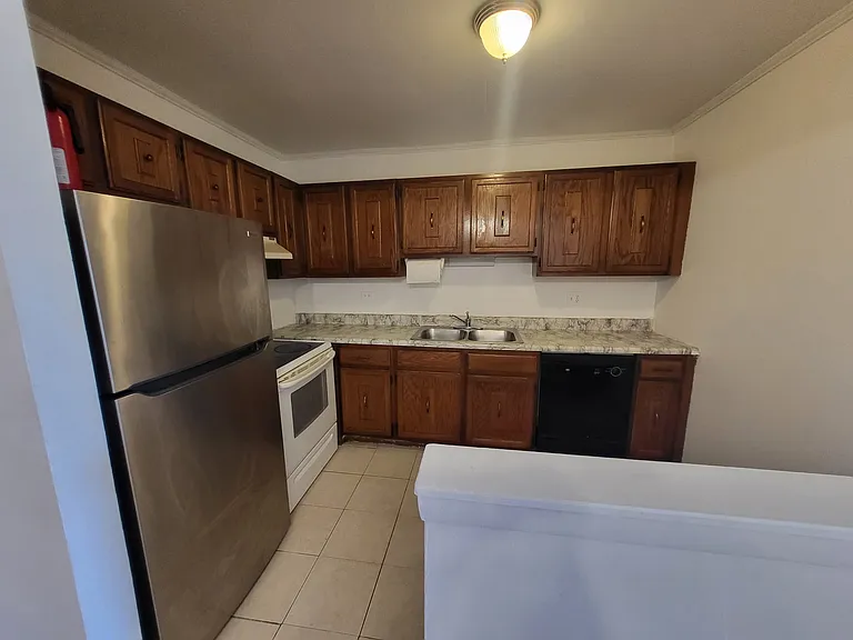 1525 Norway Ln — Photo 16