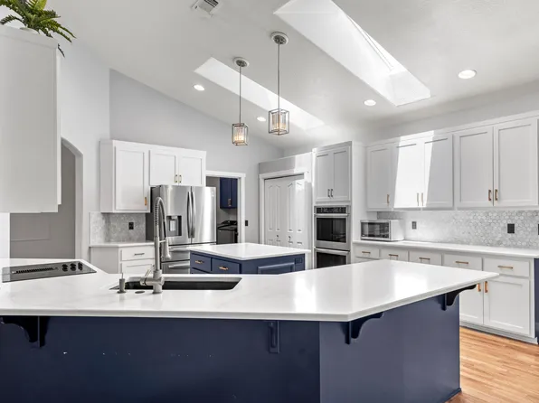 780 Ridgeway Ave, Central Pt, OR 97502