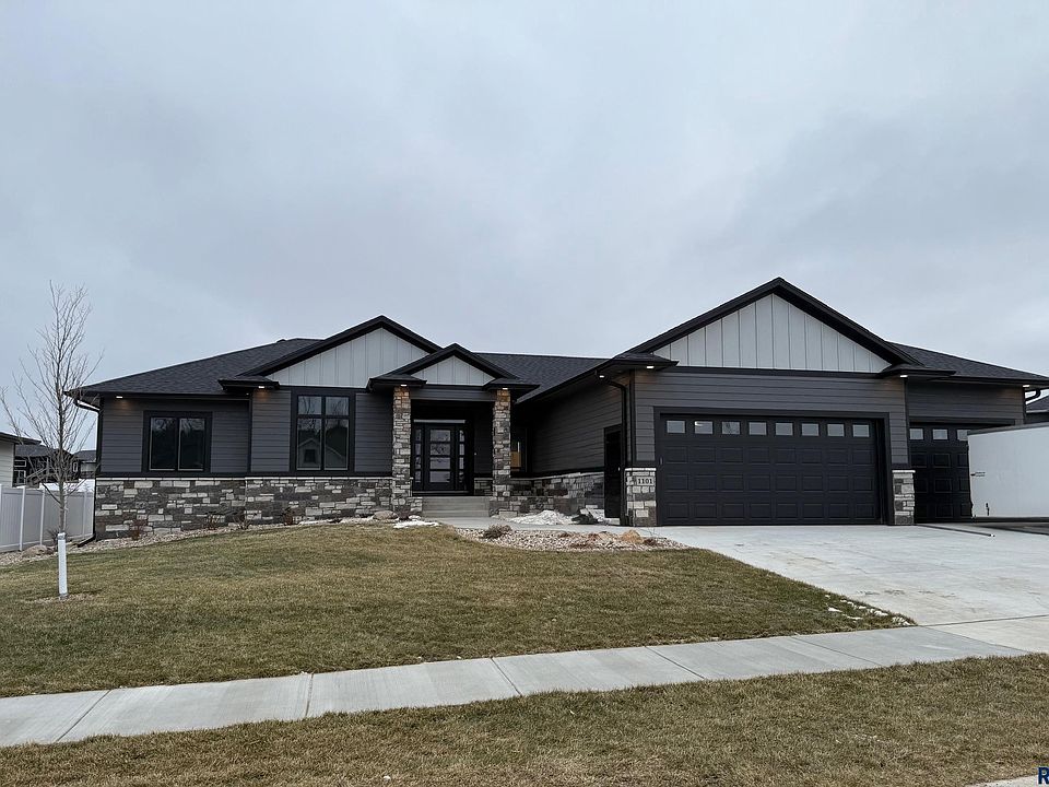 1st image of 1101 N Scots Pine Dr