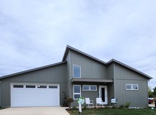 404 Sandmar Dr, Ripon, WI 54971