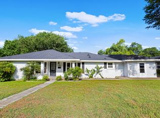 1311 Hillcrest Blvd, Gainesville, TX 76240
