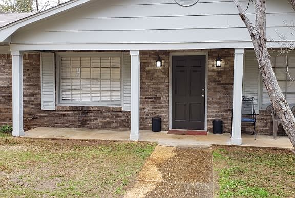 2nd image of 418 Dogwood Ln #A