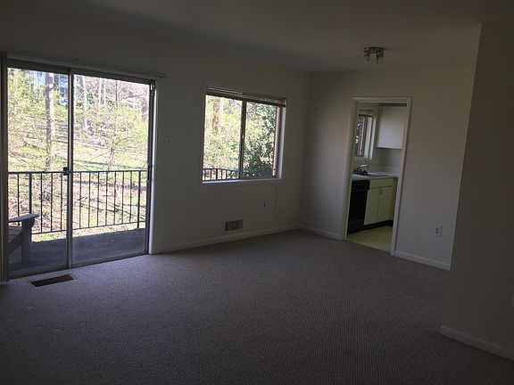 5th image of 10684 Weymouth St APT 202