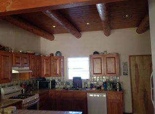 312 N Trapper Rd, Taos, NM 87571