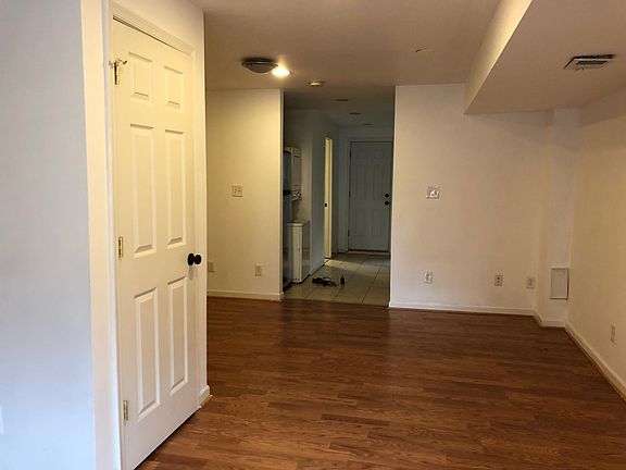 Entry to Living Area