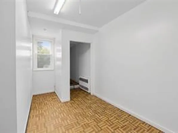 685 Rockaway Parkway image 9 of 17