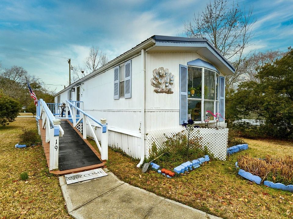 1st image of 19 Crooked Island Circle