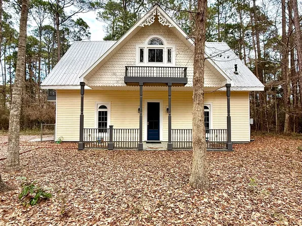 1024 Walnut St, Ocean Springs, MS 39564