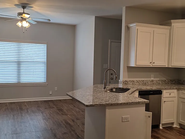 1010 Grand Teton Dr — Photo 7