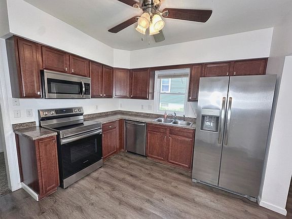 5th image of 2928 Meadowbrook Dr SE