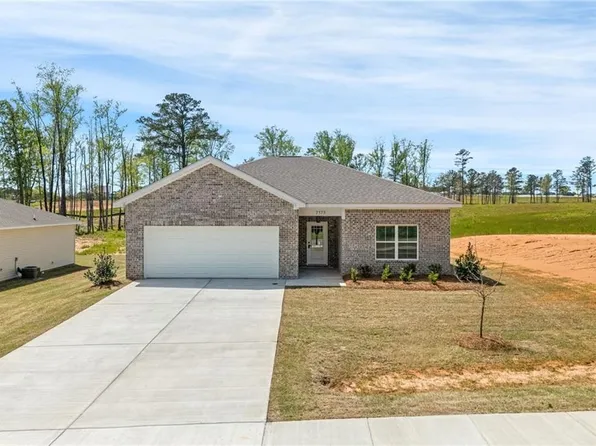 7173 King Rd, Valley, AL 36854