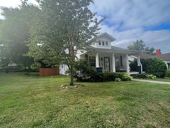 2nd image of 609 Mountain View Ave