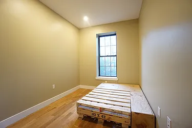 Rented by Rennit Inc.