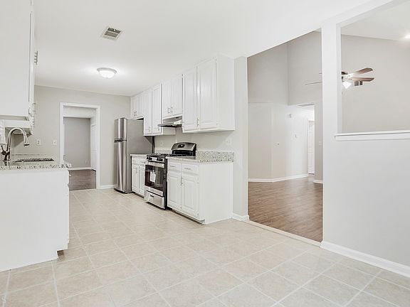 4th image of 4461 Stoney Creek Ct
