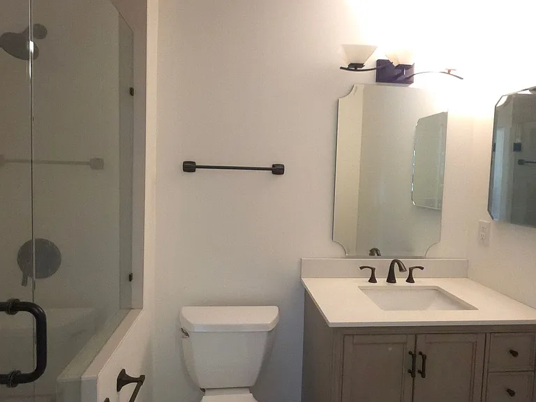 190 Barrington Dr E — Photo 12