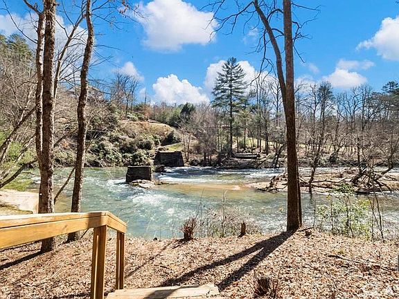 3rd image of 36 Mountain River Lane