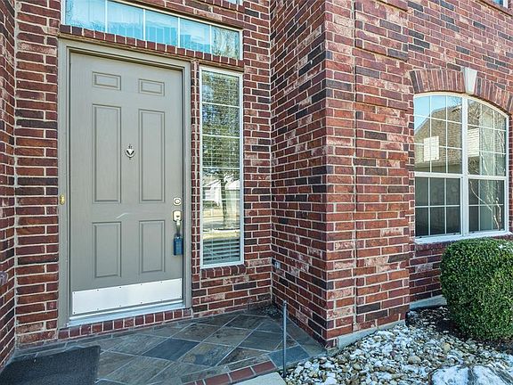 3rd image of 9601 Grandview Dr