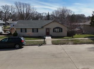 2726 S Palmetto St, Sioux City, IA 51106