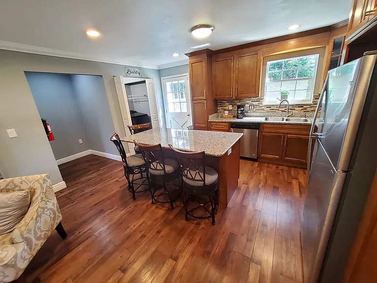 1231 Village Dr — Photo 10
