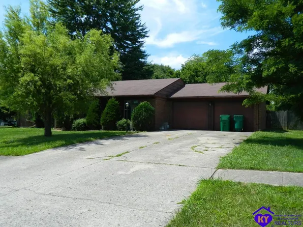 1640 Redbud Cir, Radcliff, KY 40160