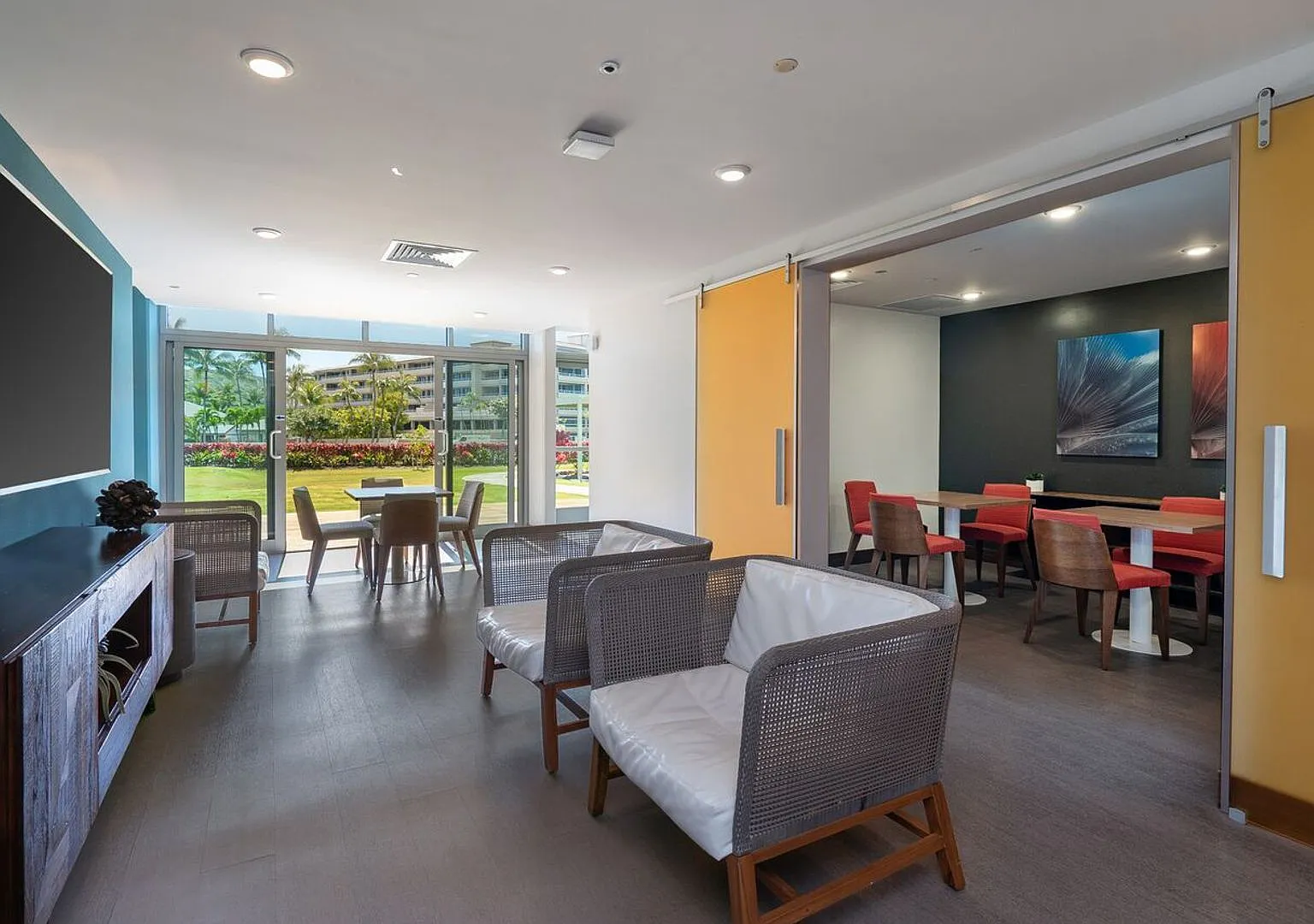 7000 Hawaii Kai Dr — Photo 4