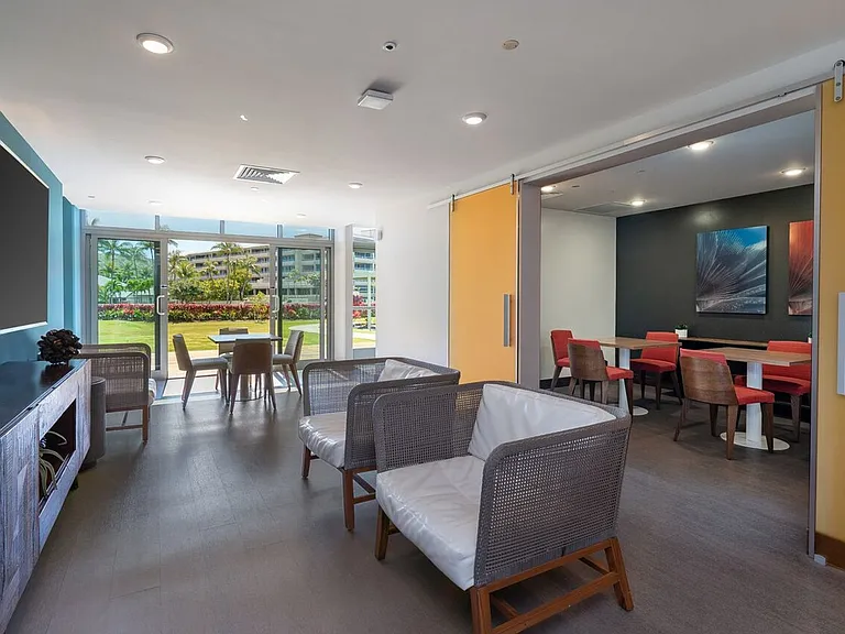 7000 Hawaii Kai Dr — Photo 4