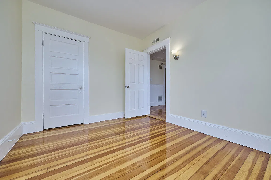 3 bed, 1100 sqft, $2,600 — Photo 4