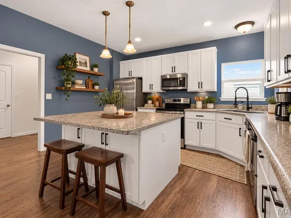 634 Creek Bend Dr, Lake Saint Louis, MO 63367