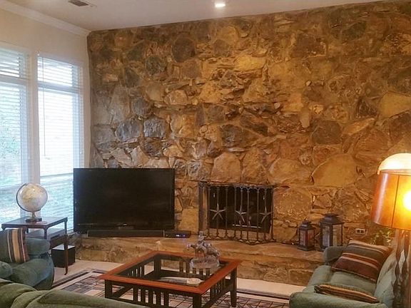 2nd image of 3228 San Sebastian Dr