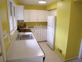 5th image of 411 W Broad St