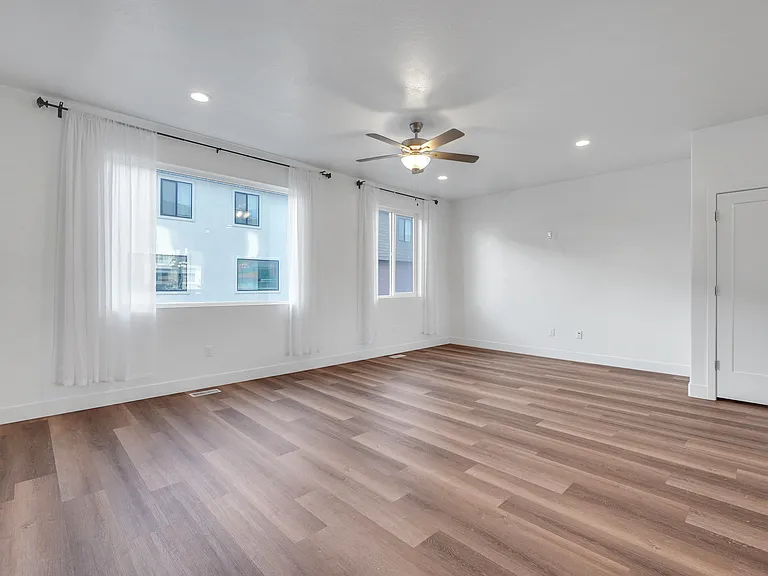 448 S Wood Stream Rd — Photo 5