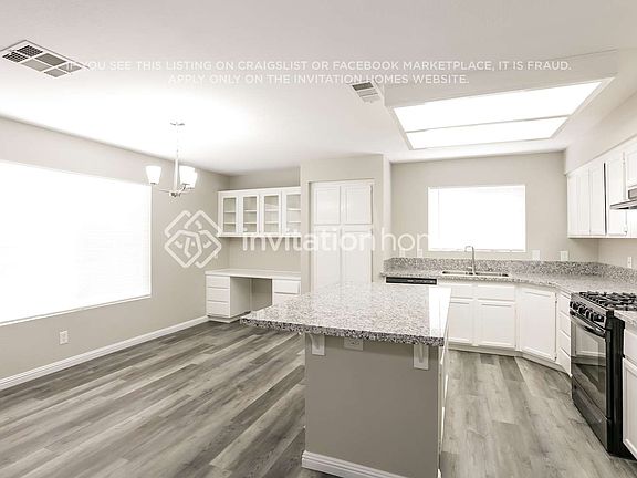 4th image of 1400 Desert Hills Dr