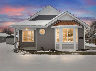 621 Golfview St, Algonac, MI 48001