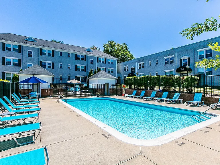 Myerton Apartments — Photo 2