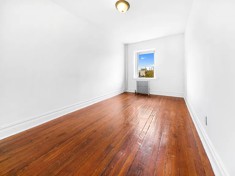 180 Franklin St #B16 — Photo 1