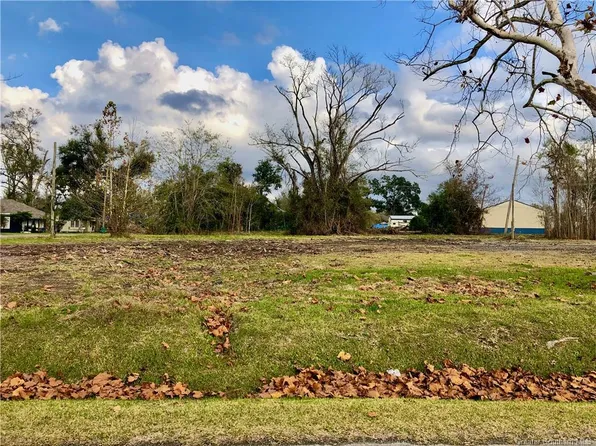 102 2nd St, Dequincy, LA 70633